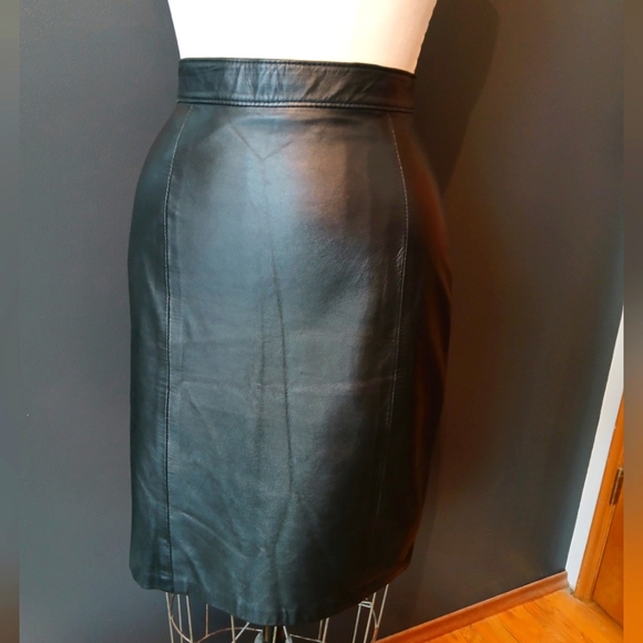 Leather skirt - Picture 1 of 8
